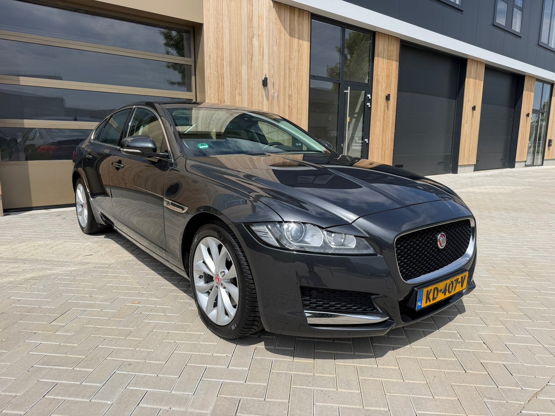 Jaguar XF 2.0d Portfolio, Automaat, Achterwielaandrijving, Gebruikt, 4 cilinders
