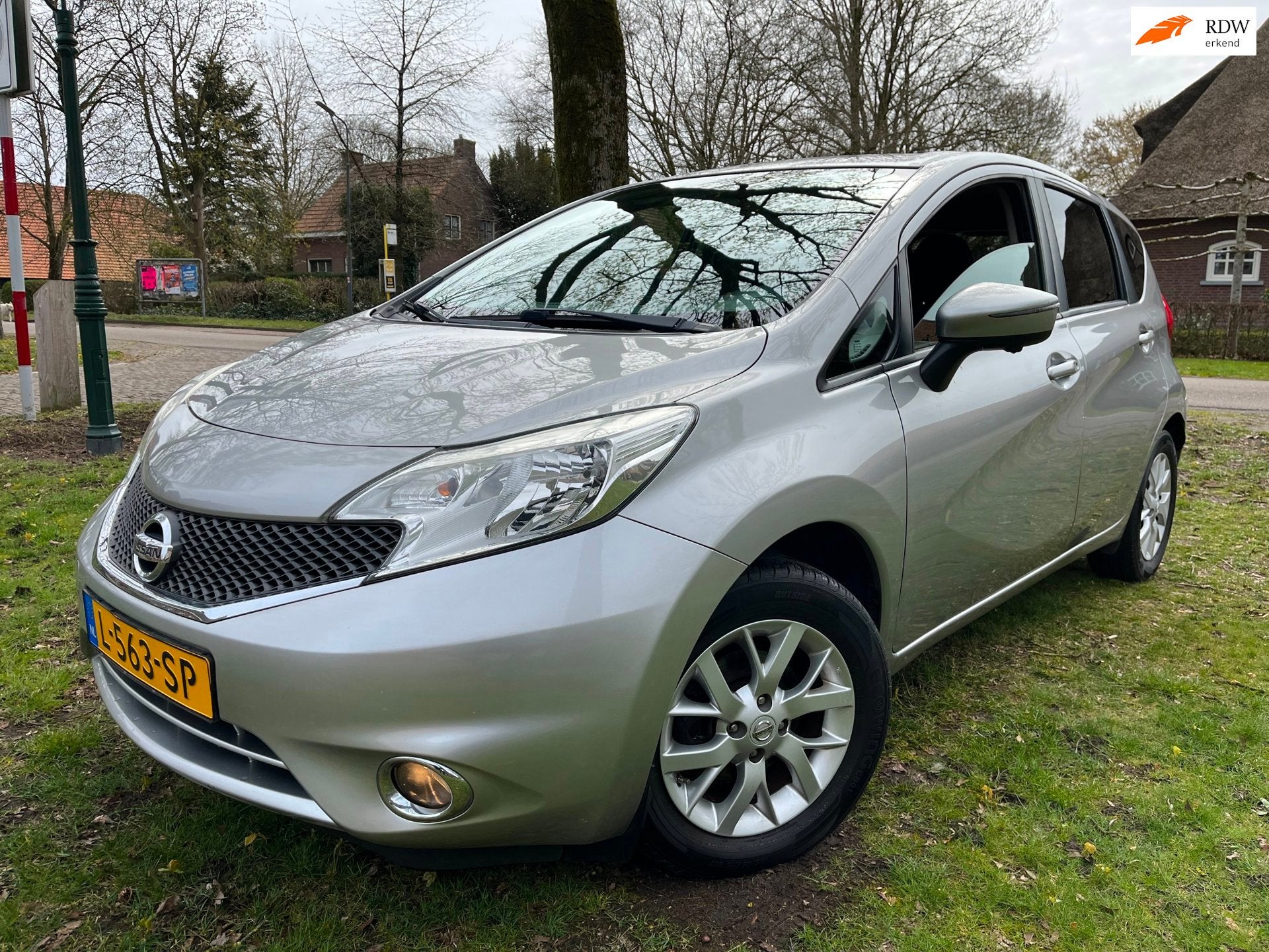 Nissan Note 1.2 Connect Edition AC/NAV/LM/APK 29-7-2027, Euro 5, Stof, Zwart, 1198 cc