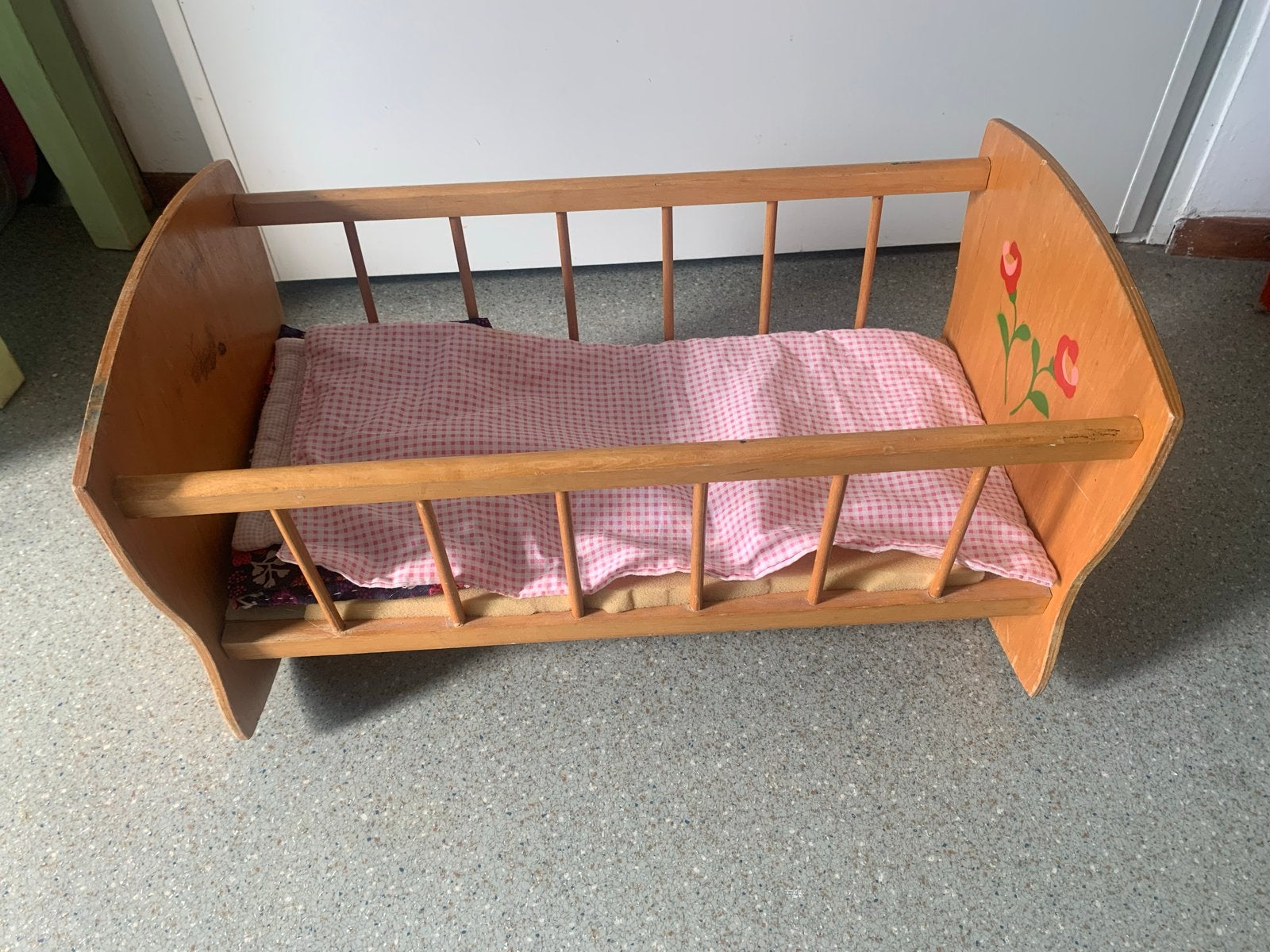 Houten poppenwiegje met beddengoed, Ophalen, Gebruikt, Overige typen