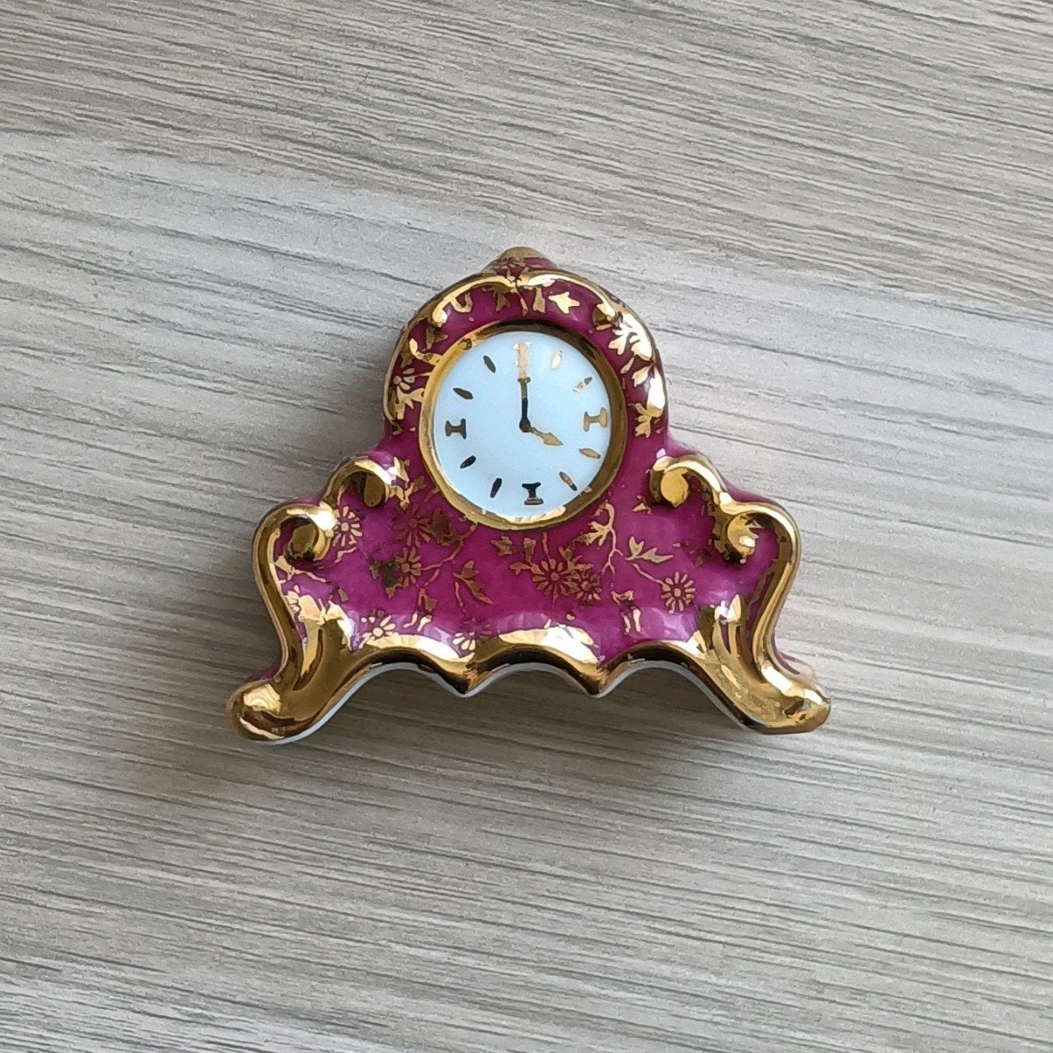 Porcelain klokje beeldje 7,3x5,3 cm, Ophalen of Verzenden, Zo goed als nieuw