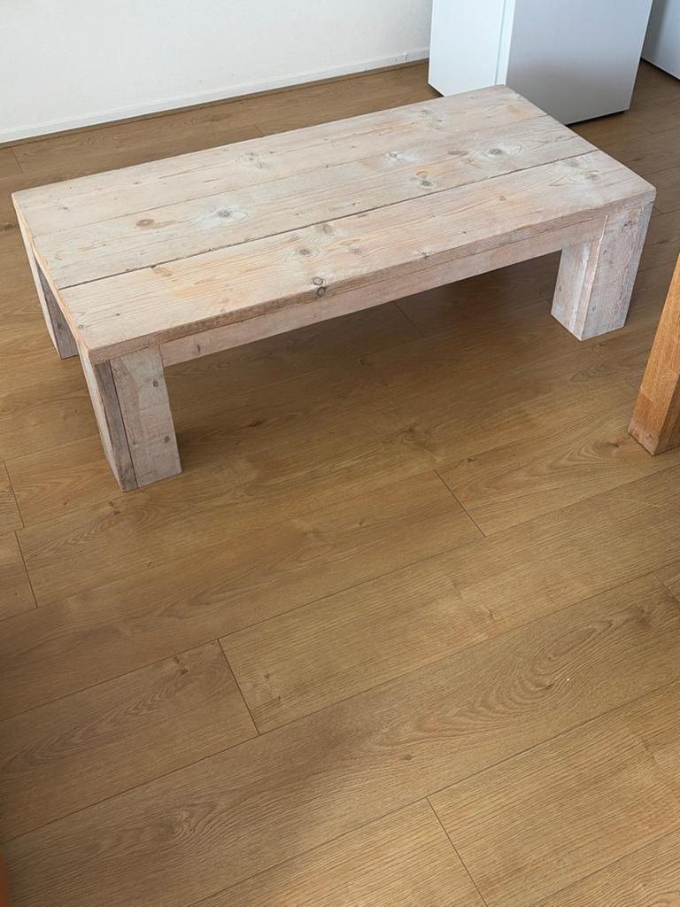 Robuuste houten salontafel - Landelijke stijl, Huis en Inrichting, Ophalen, Gebruikt, 100 tot 150 cm, 50 tot 100 cm