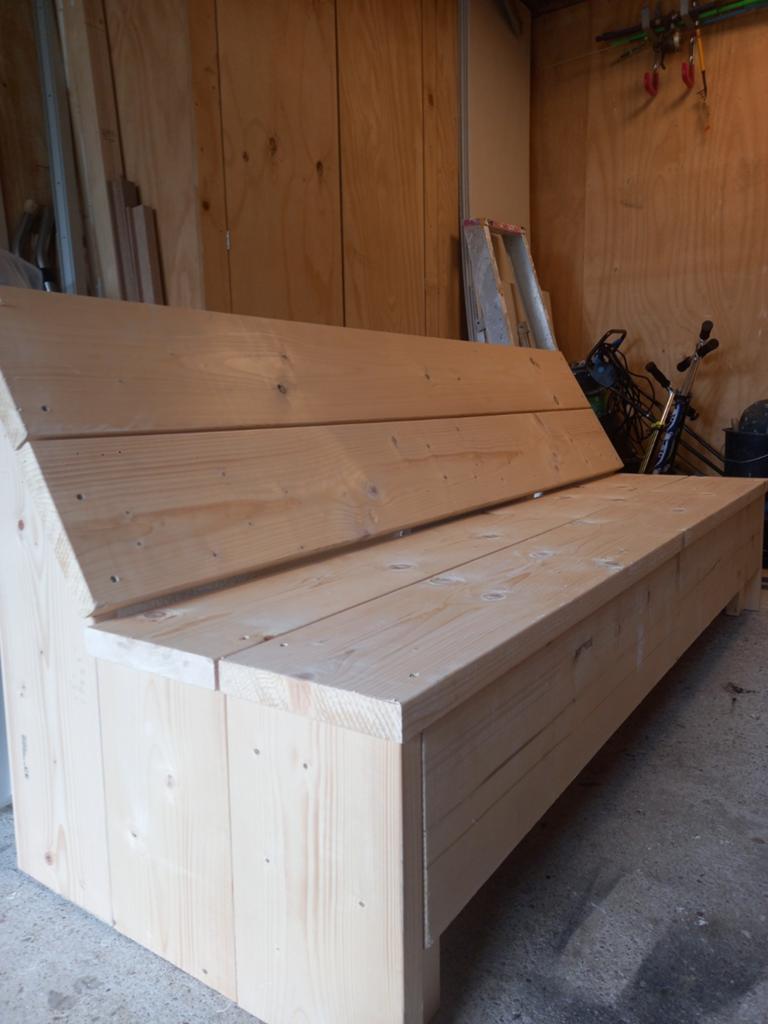 Stevige houten bank van 210 cm doe goed/leuk bod, Gebruikt, Rustiek, Robuust, Driepersoons, 75 tot 100 cm