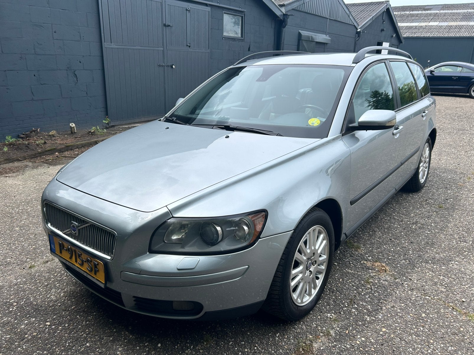 V50 2.4 AUT Navi Beige Leder Xenon Pdc Dealer OH!, Beige, 700 kg, 2435 cc, Automatische klimaatregeling