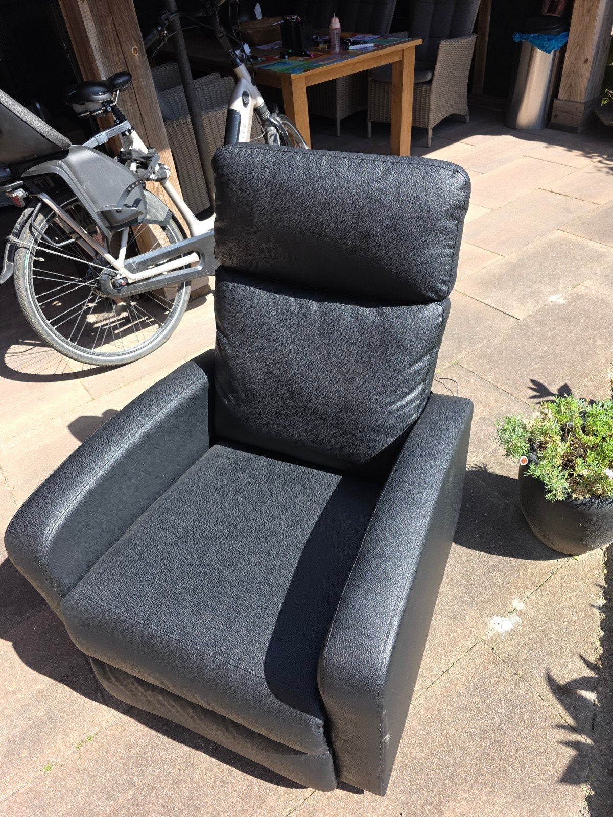 Massagestoel / Relaxstoel - Zwart kunstleer, Huis en Inrichting, Gebruikt, Ophalen of Verzenden, 50 tot 75 cm, Leer