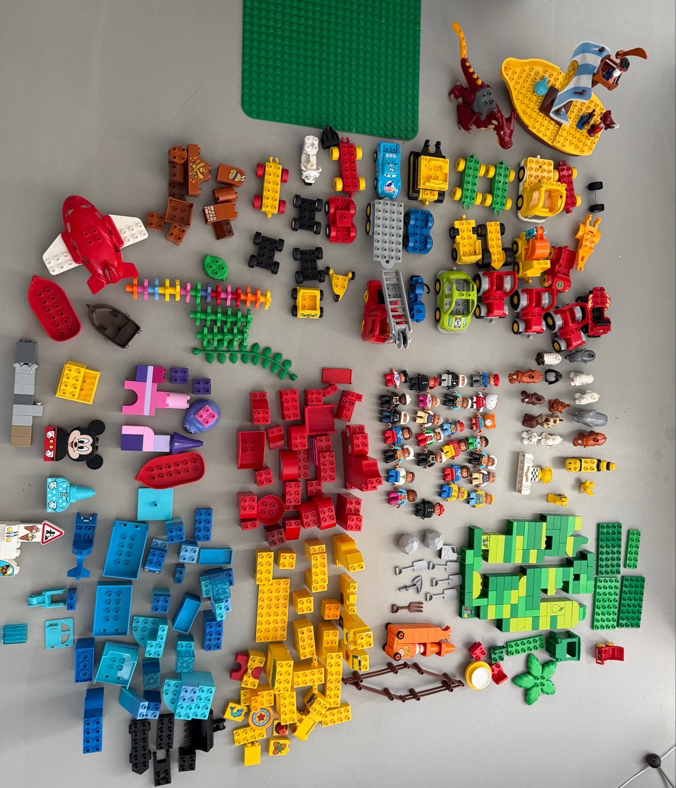 Grote verzameling LEGO Duplo met figuren, dieren en voertuig, Ophalen, Gebruikt, Duplo, Inclusief accessoires