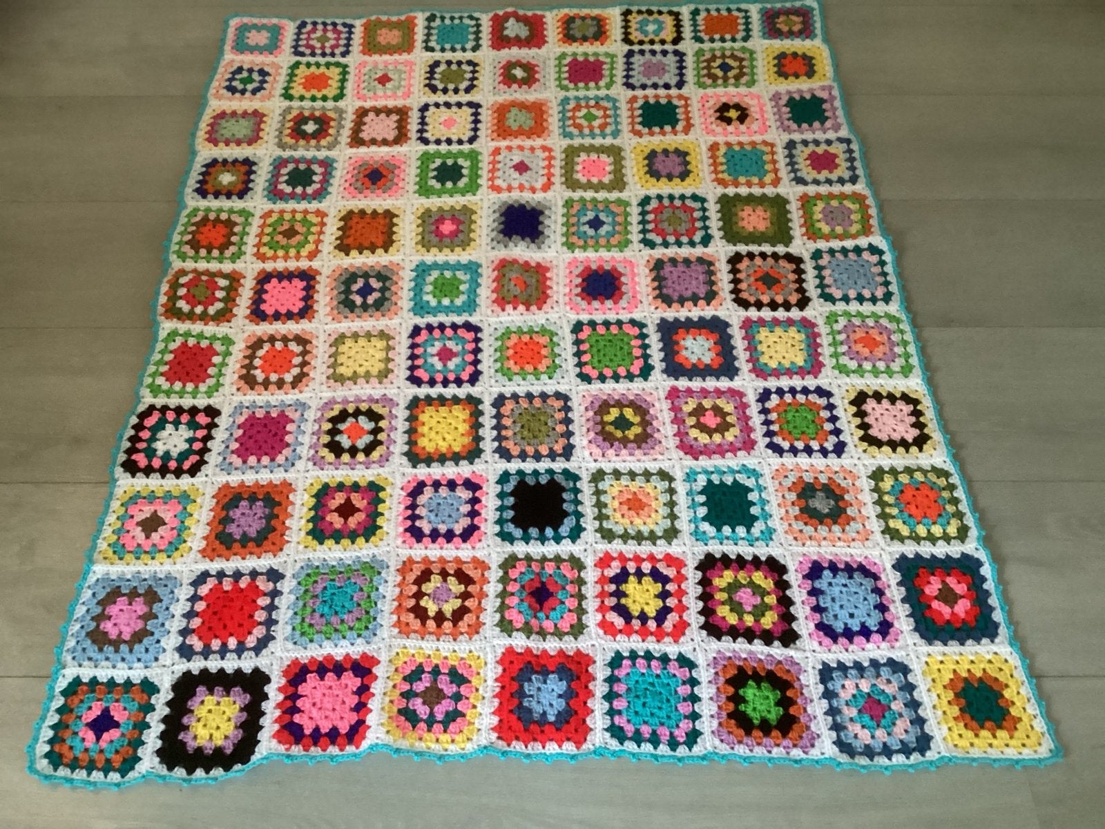NIEUW Gehaakt Granny Square Deken - Kleurrijk & Handgemaakt, 100 tot 150 cm, Beige, Nieuw, Ophalen of Verzenden