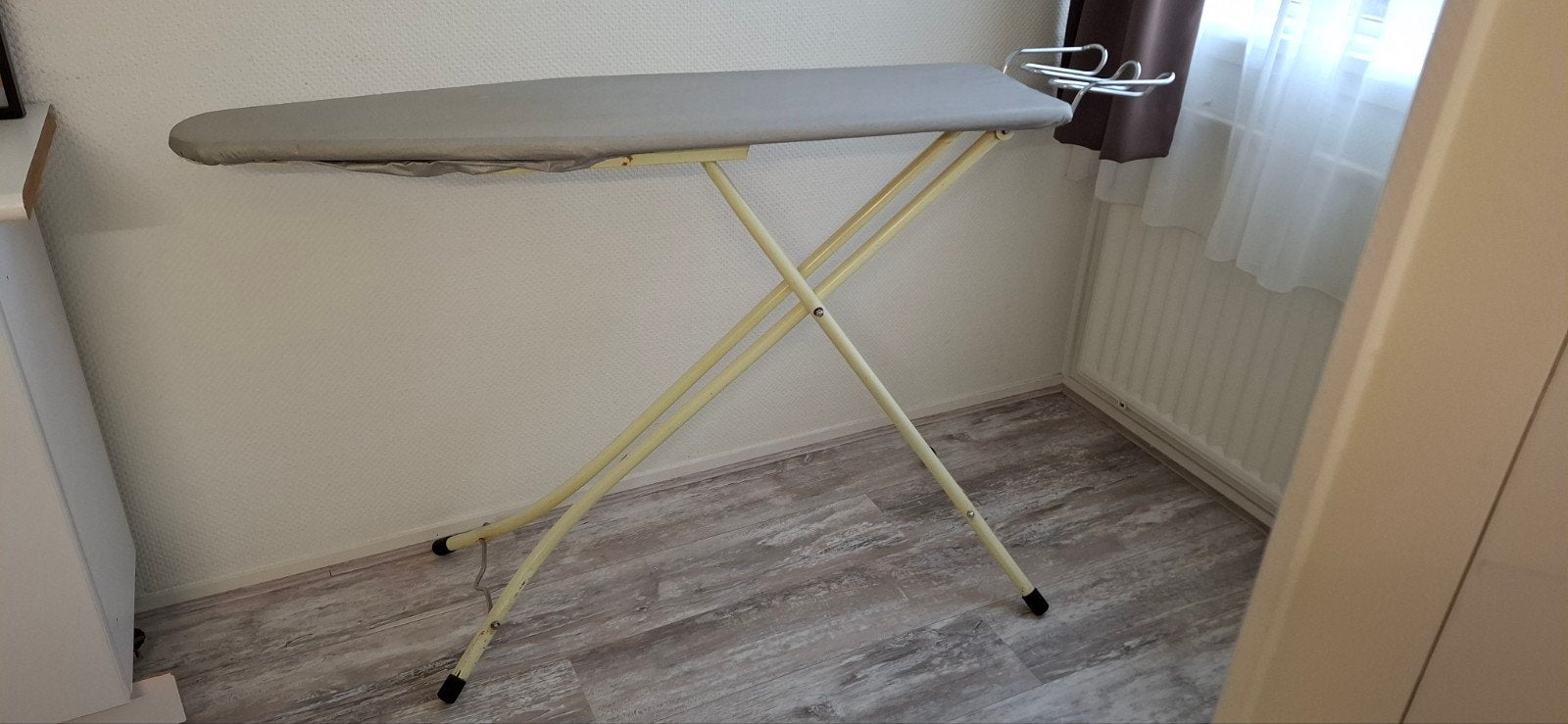 Degelijke strijkplank  inklapbaar, Ophalen, Gebruikt