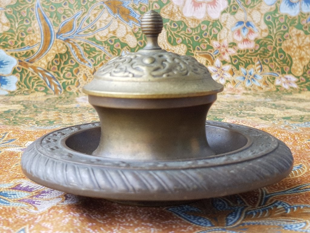 Mooie originele antieke inktpot uit Engeland 12 cm. uit 1890