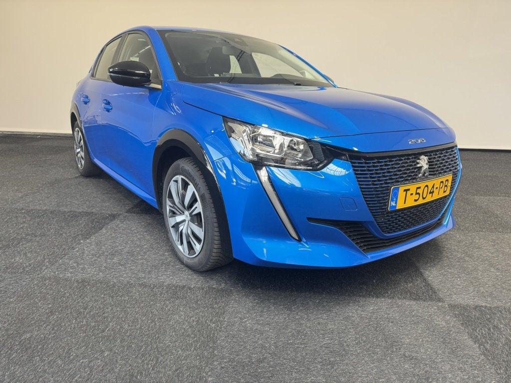 Peugeot e-208 50 kWh SOH 100% Car play cruise control airco, Gebruikt, Zwart, Blauw, Origineel Nederlands