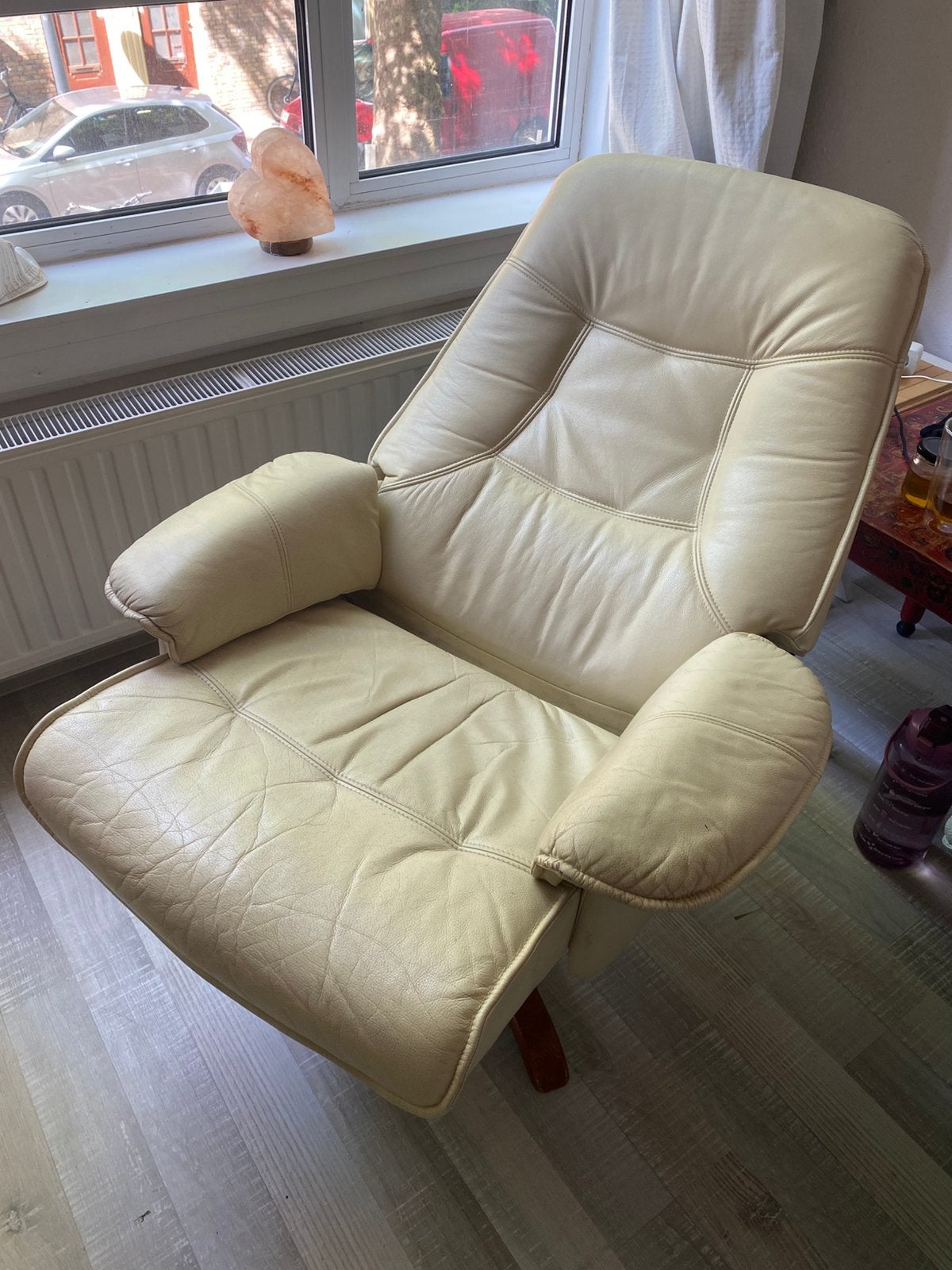 Relaxstoel handmatig, creme leer., Ophalen, Gebruikt, Eenpersoons, Minder dan 75 cm