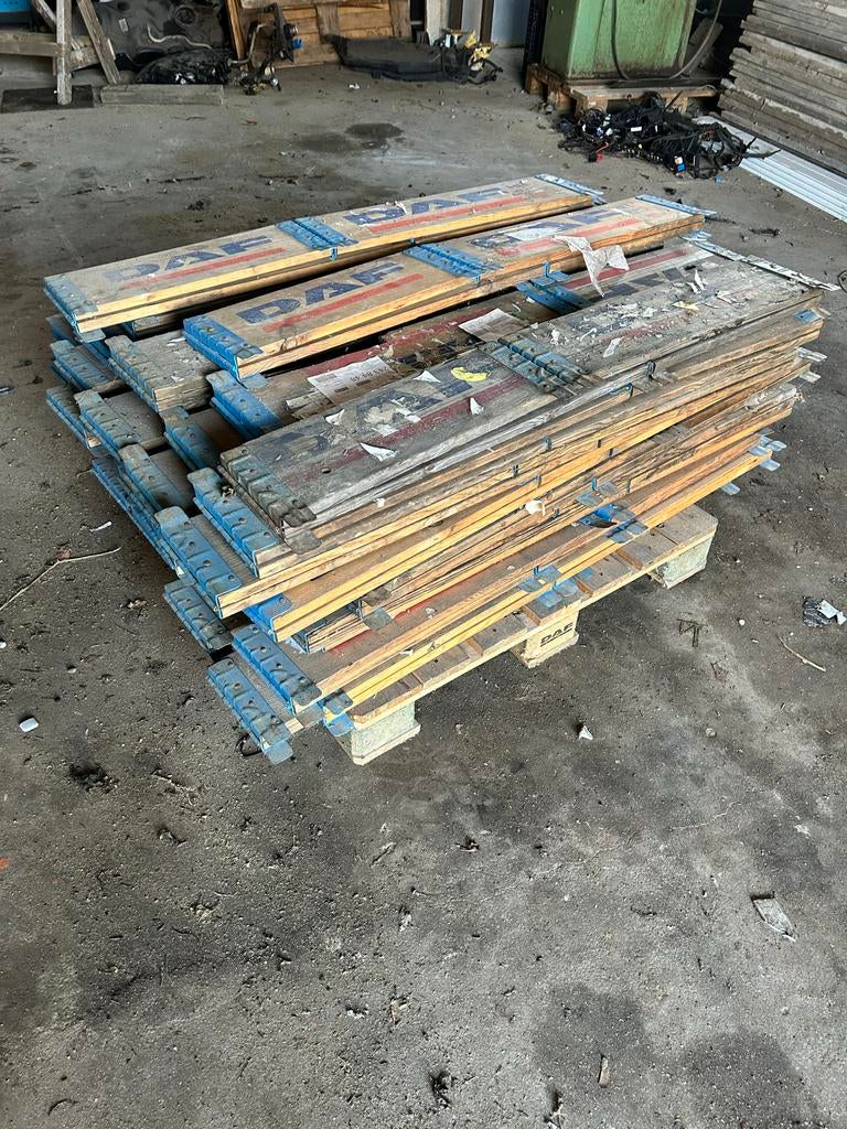 45 kleine pallet opzetstukken DAF, Ophalen of Verzenden