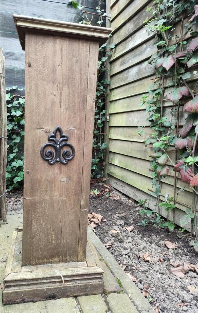 Houten zuil met metalen ornament, Ophalen of Verzenden