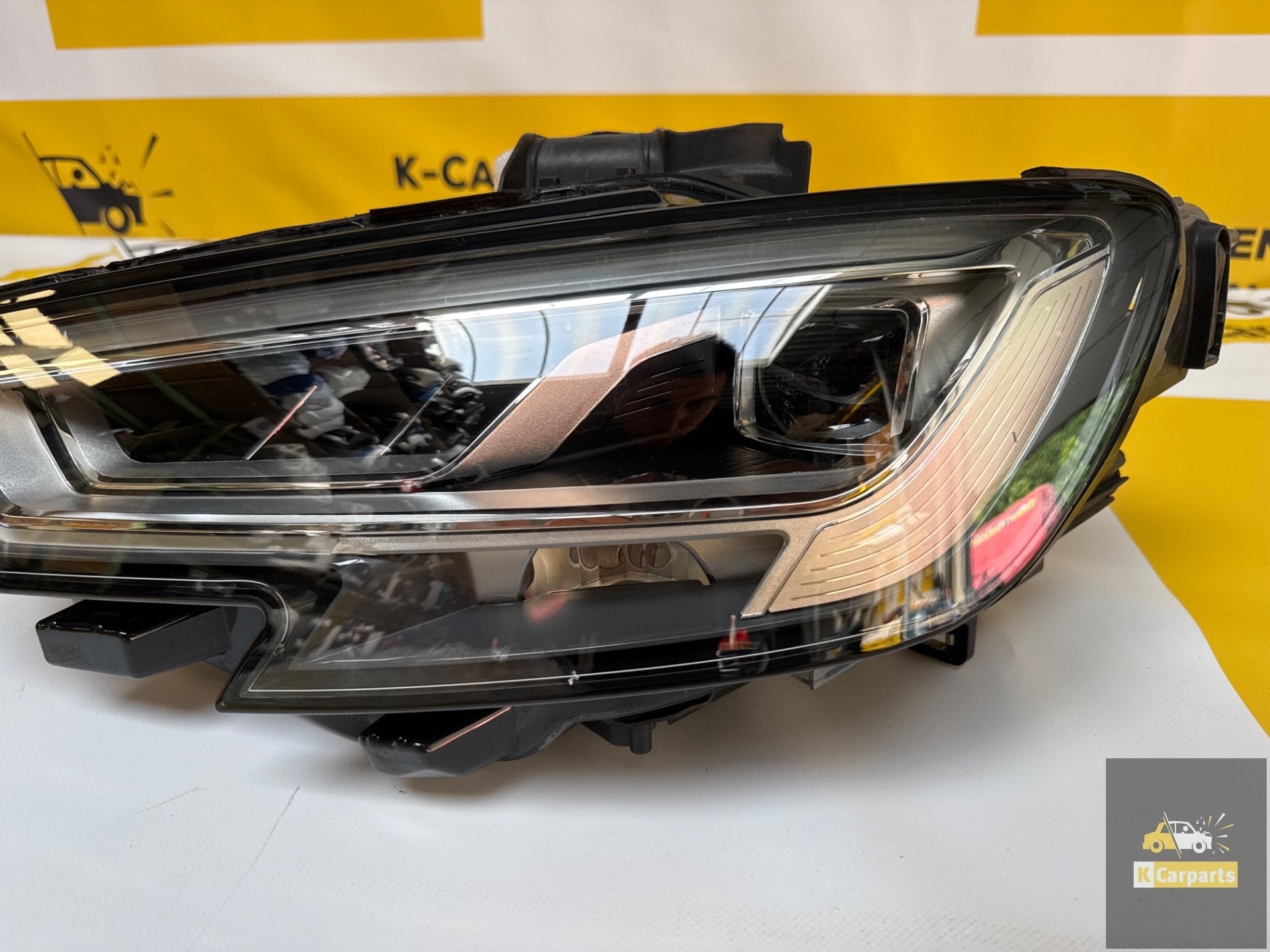 AUDI A3 S3 RS3 FACELIFT MATRIX LED KOPLAMP LINKS 8V0941035, Info@fabrikant.eu, Fabrikantstraat 1
1000 AA  Amsterdam, NL, Fabrikant BV