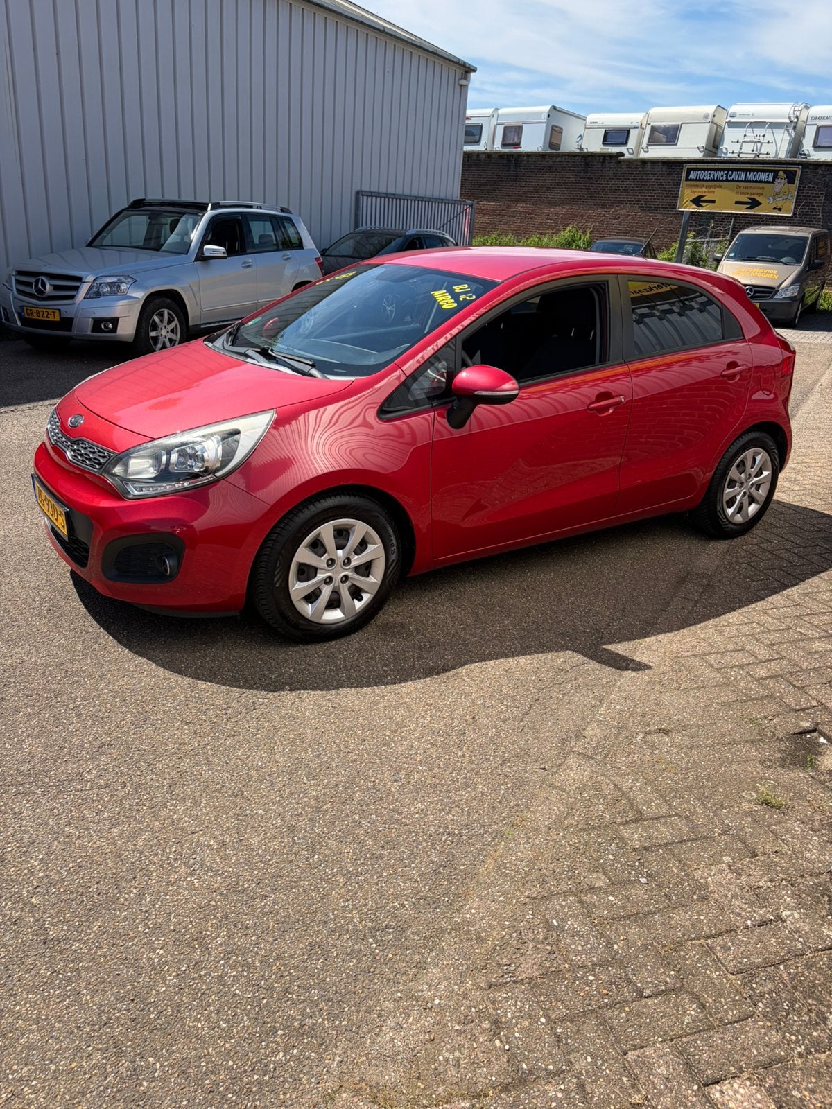 Kia Rio 1.2 I 5DRS 2012 Rood, Auto's, Euro 5, 40 €/maand, 4 cilinders, Navigatiesysteem