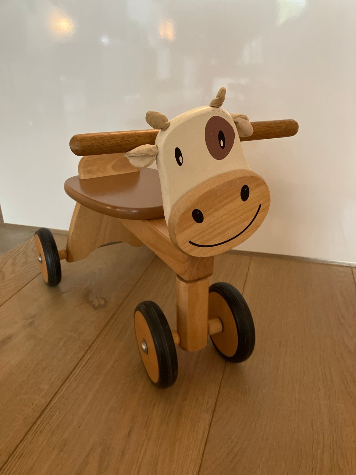 Houten loopfiets koe - I'm Toy, Ophalen of Verzenden, Gebruikt, Auto, Met wieltjes