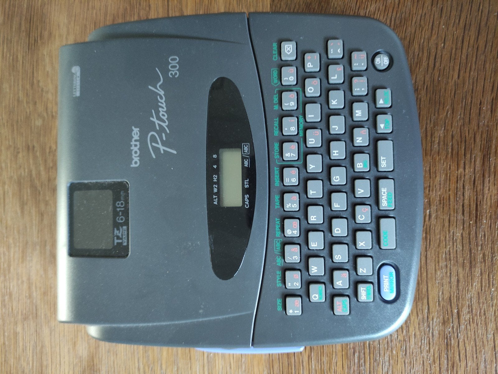 Brother P-touch 300 Labelprinter - Qwerty Toetsenbord, Computers en Software, Labelprinters, Gebruikt, Qwerty, Ophalen of Verzenden
