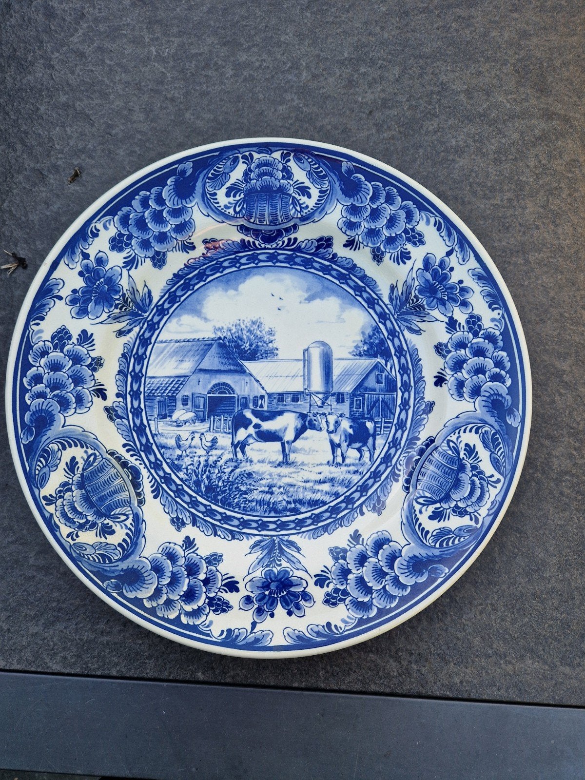 Delfts Blauw Regina Wandbord - Boerderijtafereel, Ophalen of Verzenden