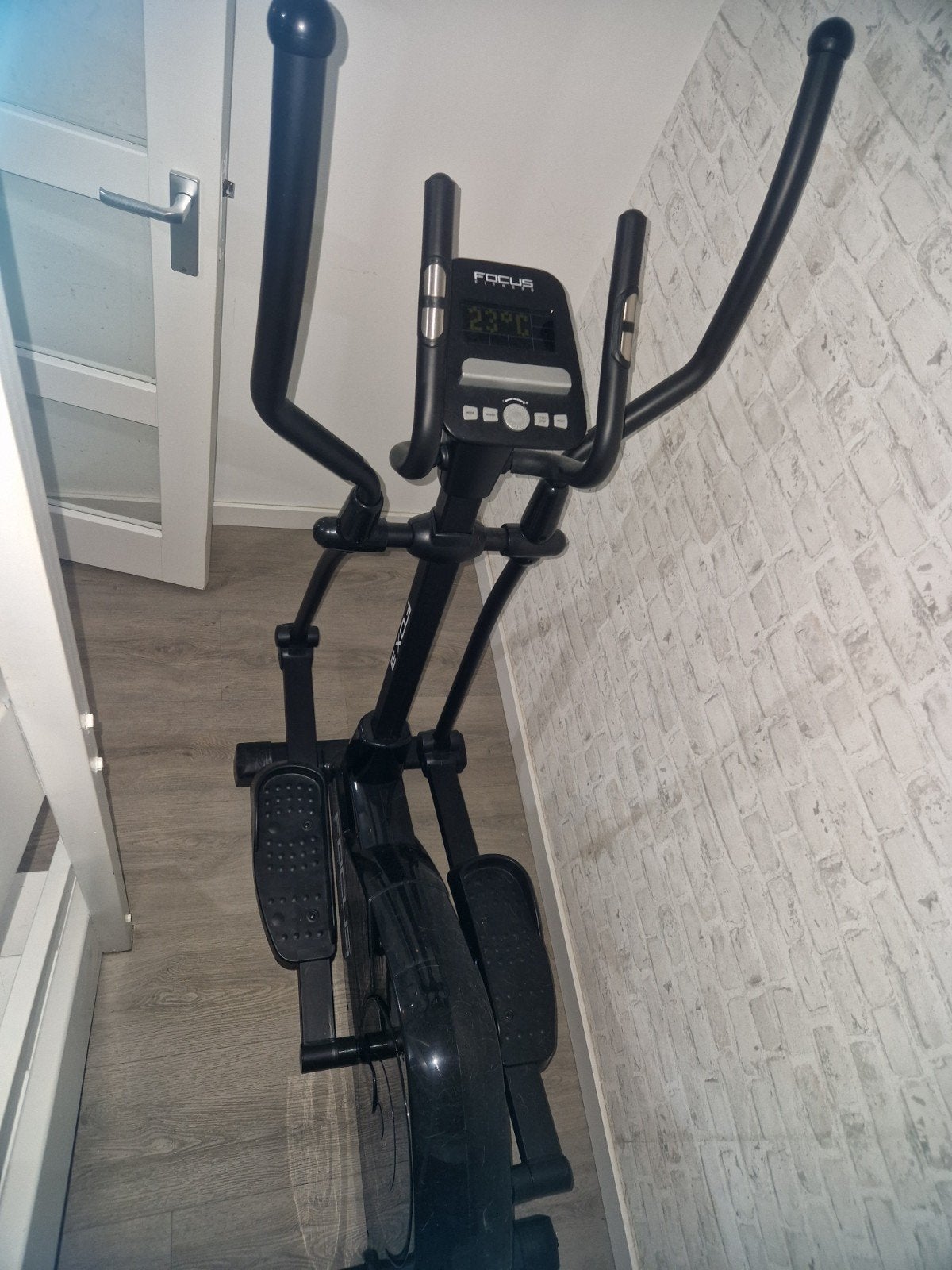 Focus fitness fox 3 iplus (incl. garantie), Sport en Fitness, Ophalen, Zo goed als nieuw, Crosstrainer