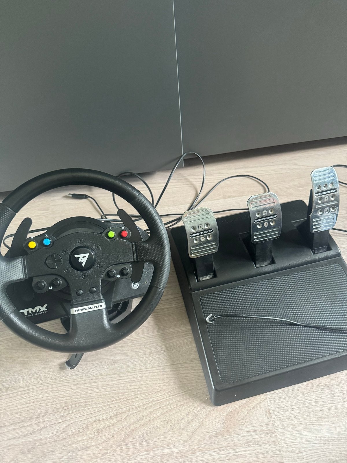 Thrustmaster TMX Force Feedback racestuur met pedalen, Ophalen, Racestuur, Force feedback, Zo goed als nieuw