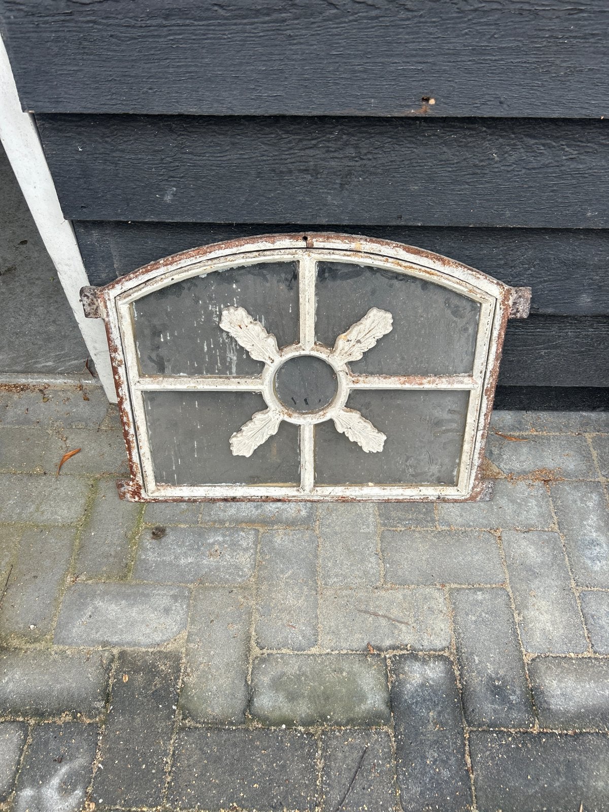 Antiek Gietijzeren Stalraam - Decoratief Boograam, Doe-het-zelf en Verbouw, Ophalen of Verzenden, Gebruikt, Gevelraam of Ruit