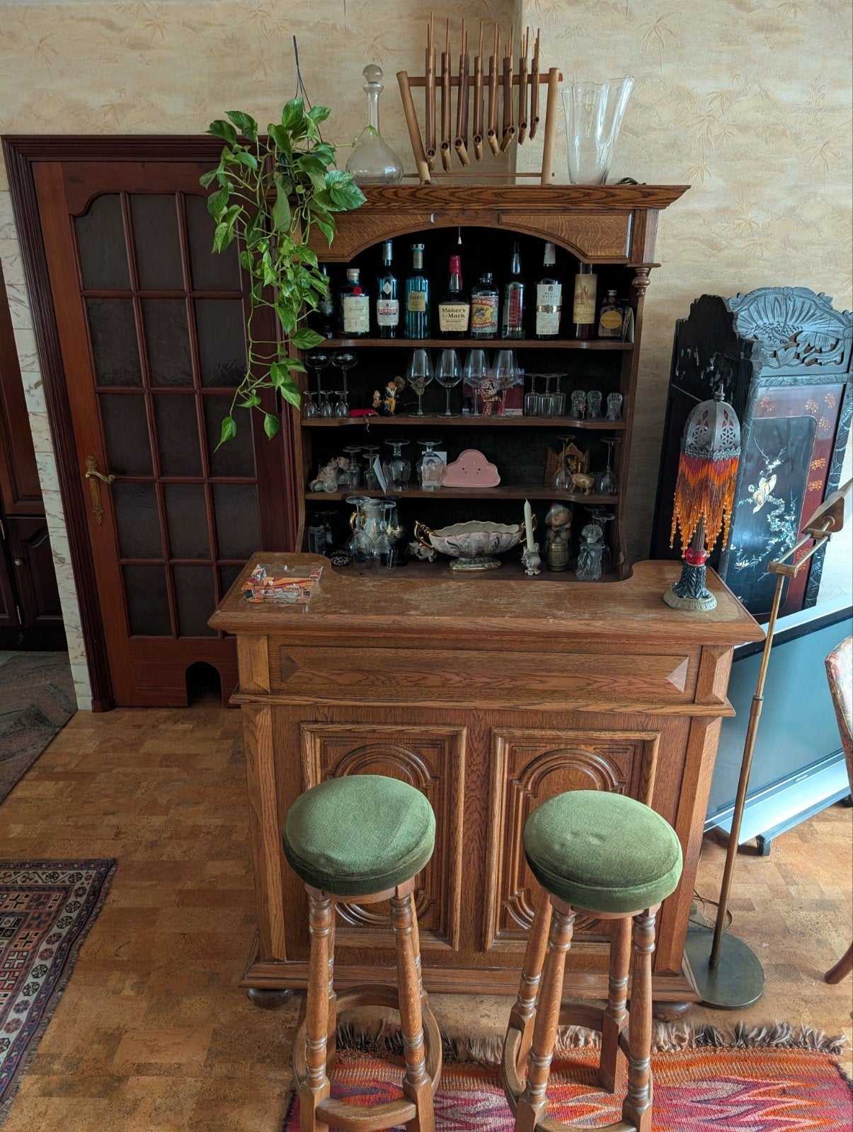 gezellige houten bar met 2 krukken, Ophalen, Gebruikt, Inclusief barstoelen