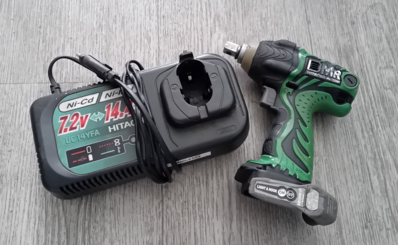 Hitachi WR12DMR + lader (slagtol) geen accu, Ophalen of Verzenden, Gebruikt, Overige typen
