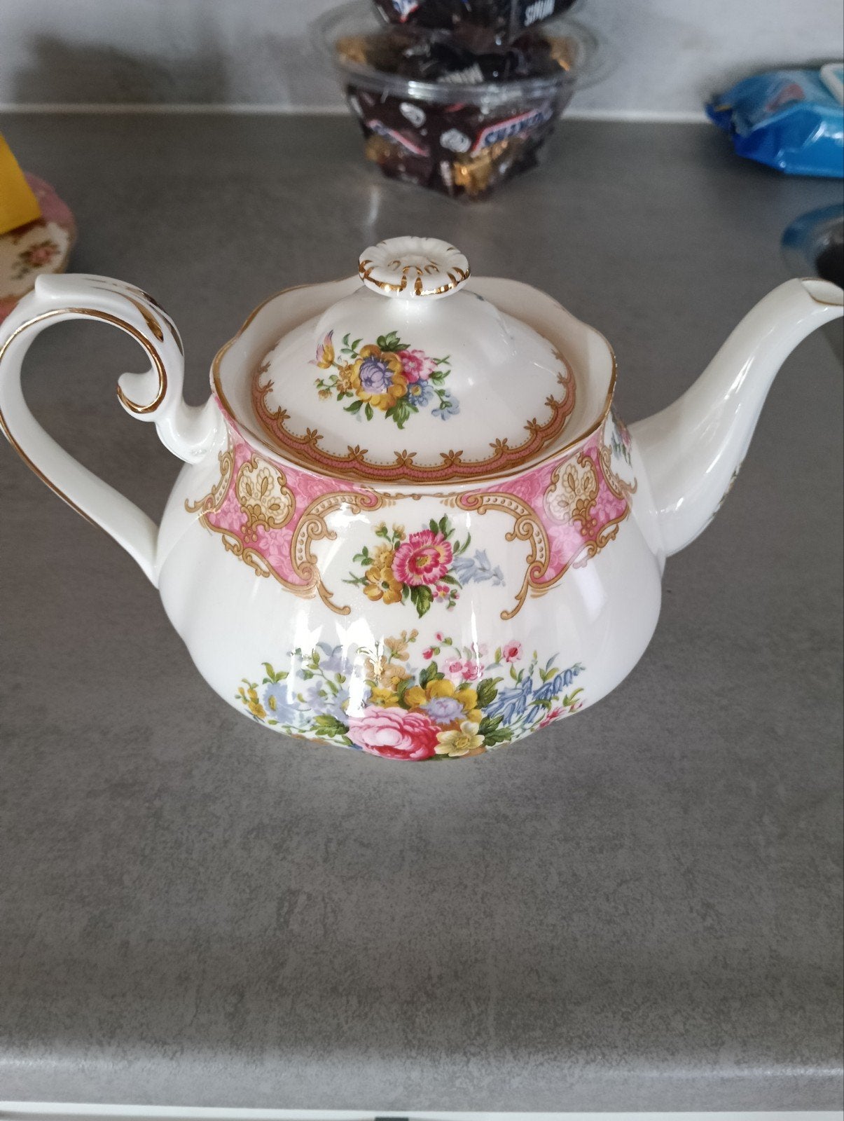 Royal Albert Lady carlyle, Ophalen