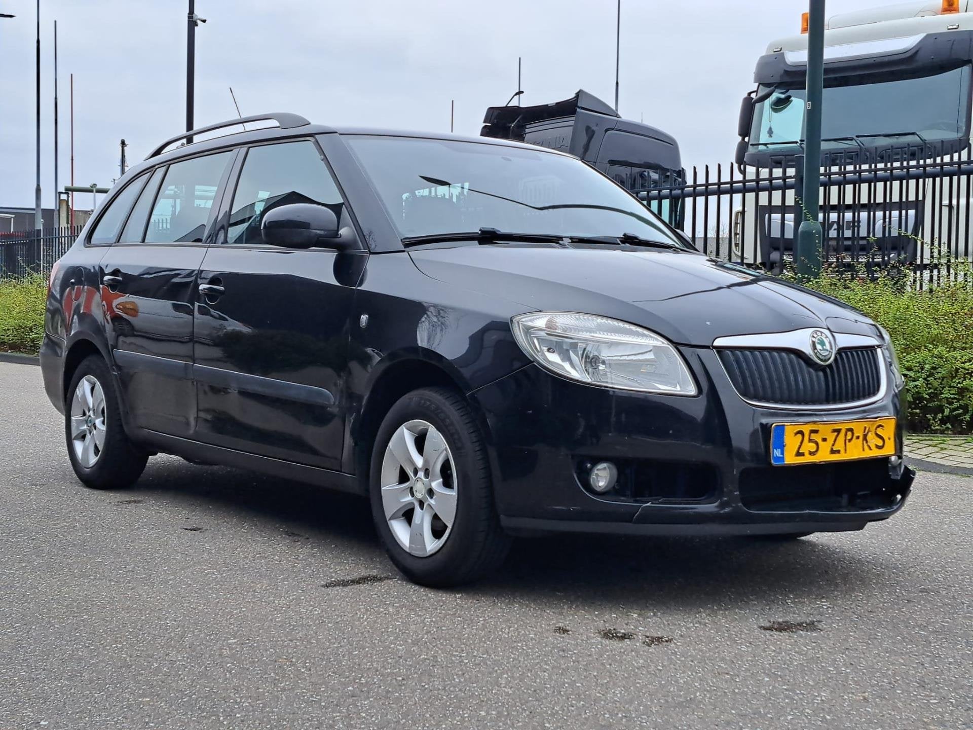 Skoda Fabia Combi 1.2-12V Ambiente AIRCO/NAP, Voorwielaandrijving, 1045 kg, 1198 cc, Zwart