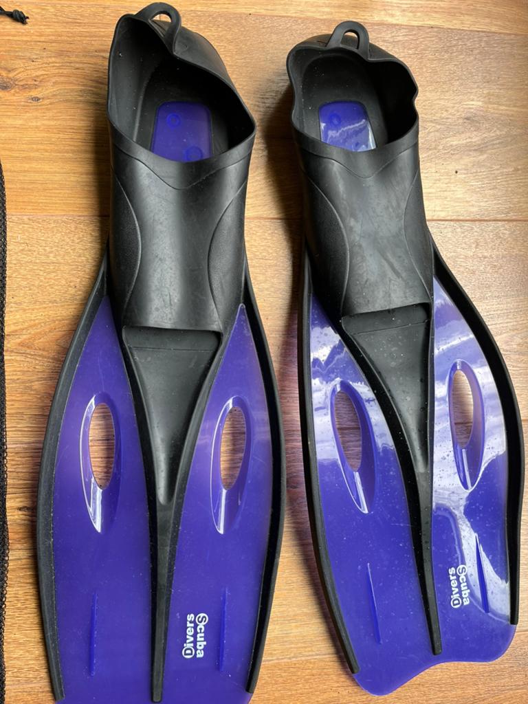 Zo goed als nieuwe zwem flippers 42/44, Ophalen of Verzenden, Zo goed als nieuw, Zwem- of Duikvliezen