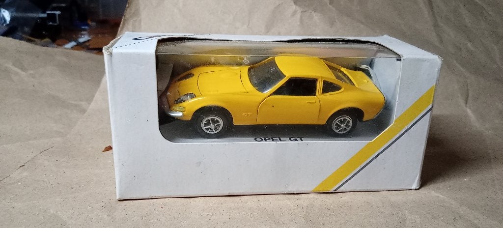 1:43 opel GT gama  €10,00, Ophalen of Verzenden, Zo goed als nieuw, Auto, Gama