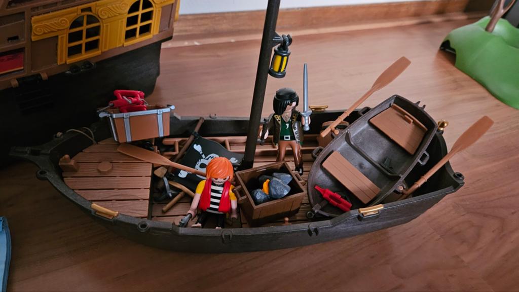 Playmobil 5135 Piratenschip met roeiboot en figuren, Kinderen en Baby's, Speelgoed | Playmobil, Ophalen of Verzenden, Gebruikt