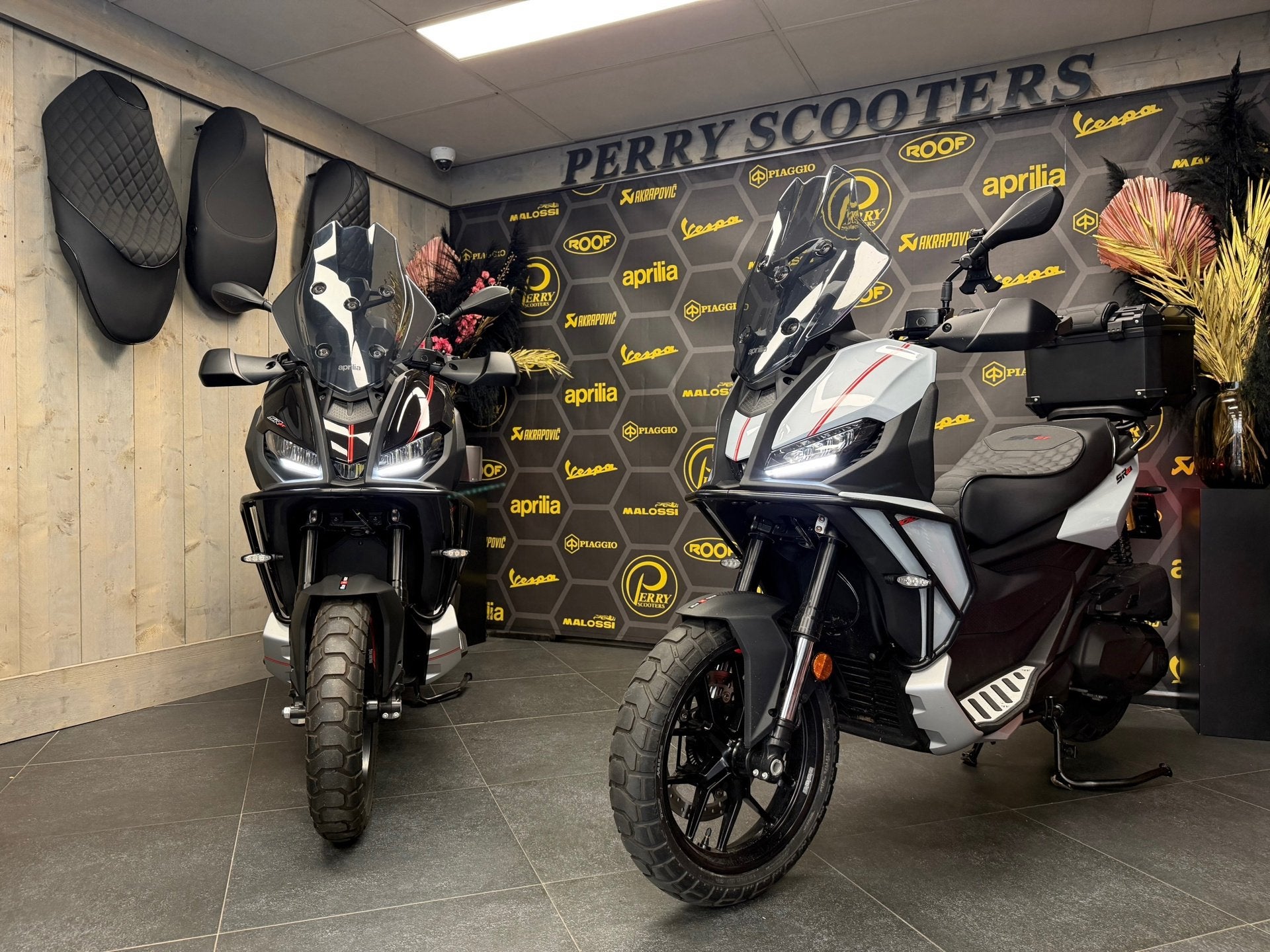 Aprilia SR GT 400 CC EURO+ 2026 SPECIAL BLACK & NARDO SPE |, Gedempte oude gracht 112
2011GW  Haarlem, NL, Aprilia, 174 cc, 12 t/m 35 kW