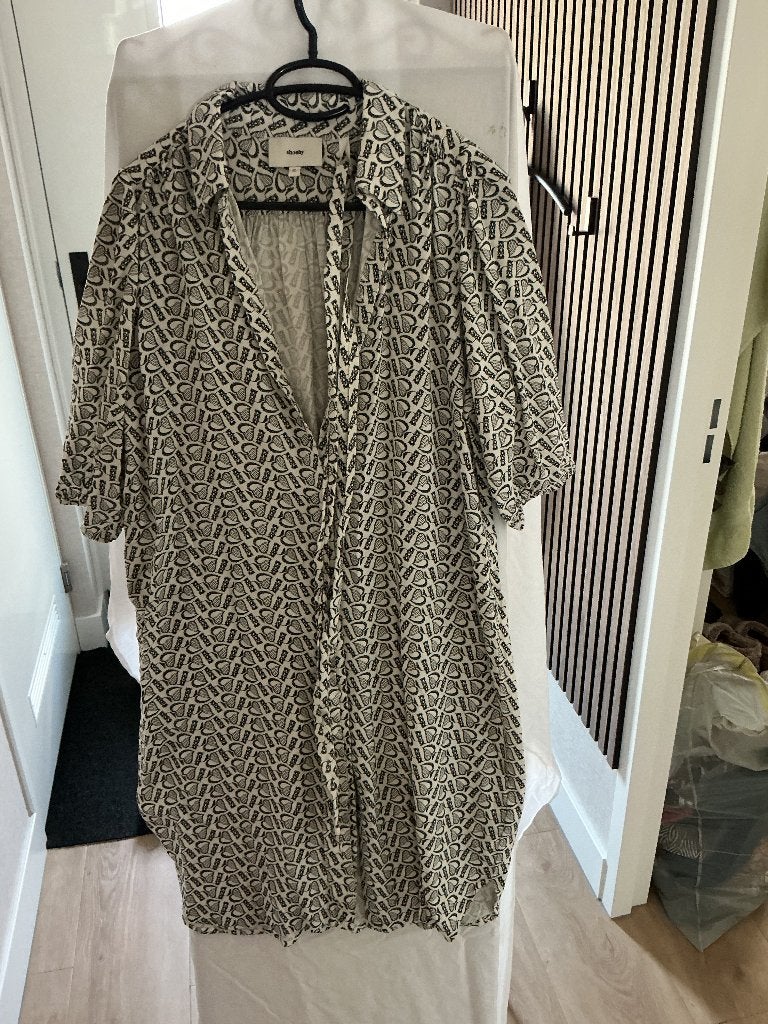 Zomerjurkje zwart/gebroken wit, Kleding | Dames, Jurken, Maat 42/44 (L), Zo goed als nieuw, Shoeby, Boven de knie