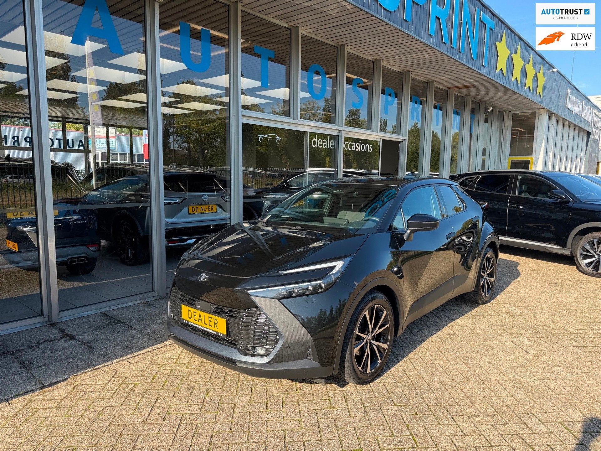 Toyota C-HR 1.8 Hybrid 140 Dynamic CAMERA , CARPLAY, Stof, Gebruikt, Zwart, 4 cilinders