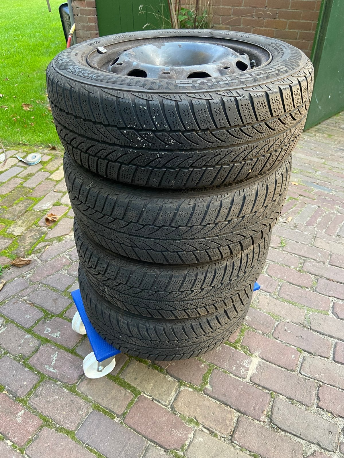 Set van 4 winterbanden met stalen velgen 14 inch, Ophalen