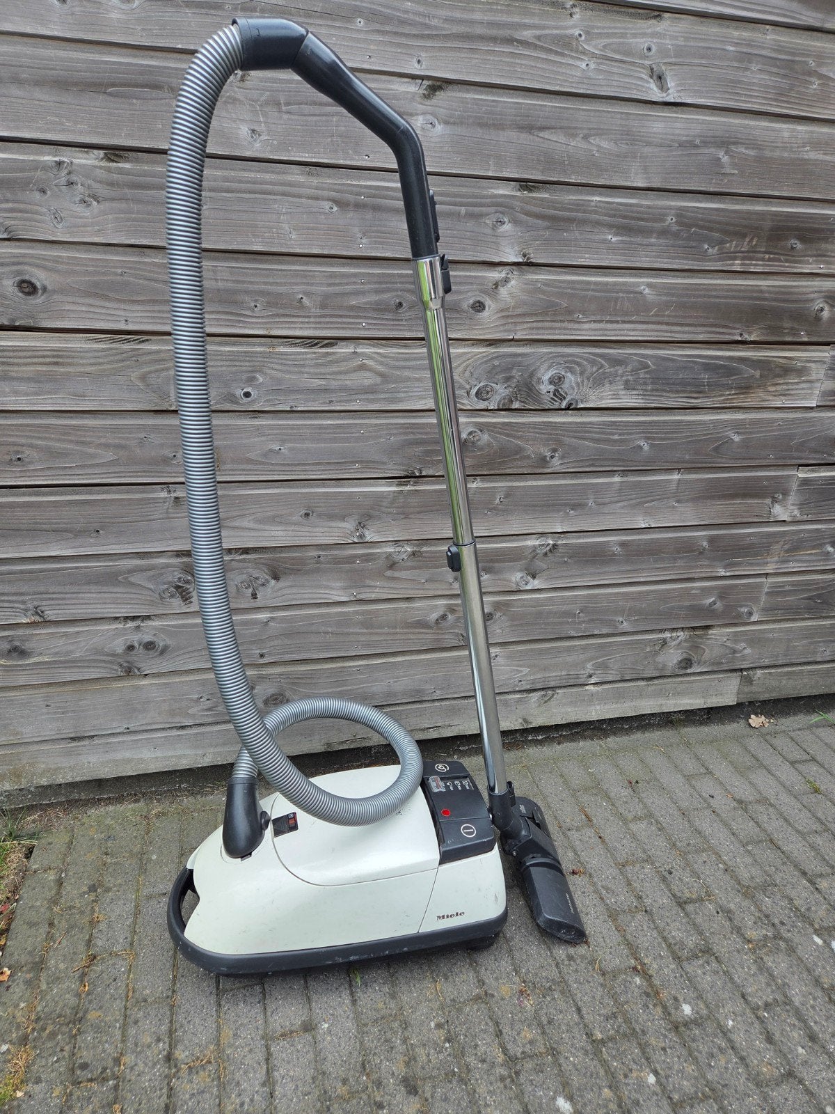 Miele S4211 Electronic Air Clean Plus Stofzuiger, Ophalen