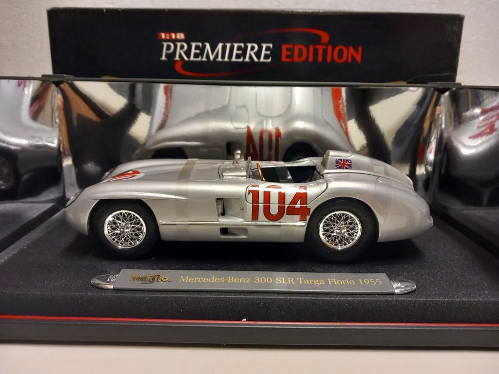 Mercedes Benz SLR 300 #104 Targa Florio Maisto 1:18 KRD, Ophalen of Verzenden, Zo goed als nieuw, Auto, Maisto