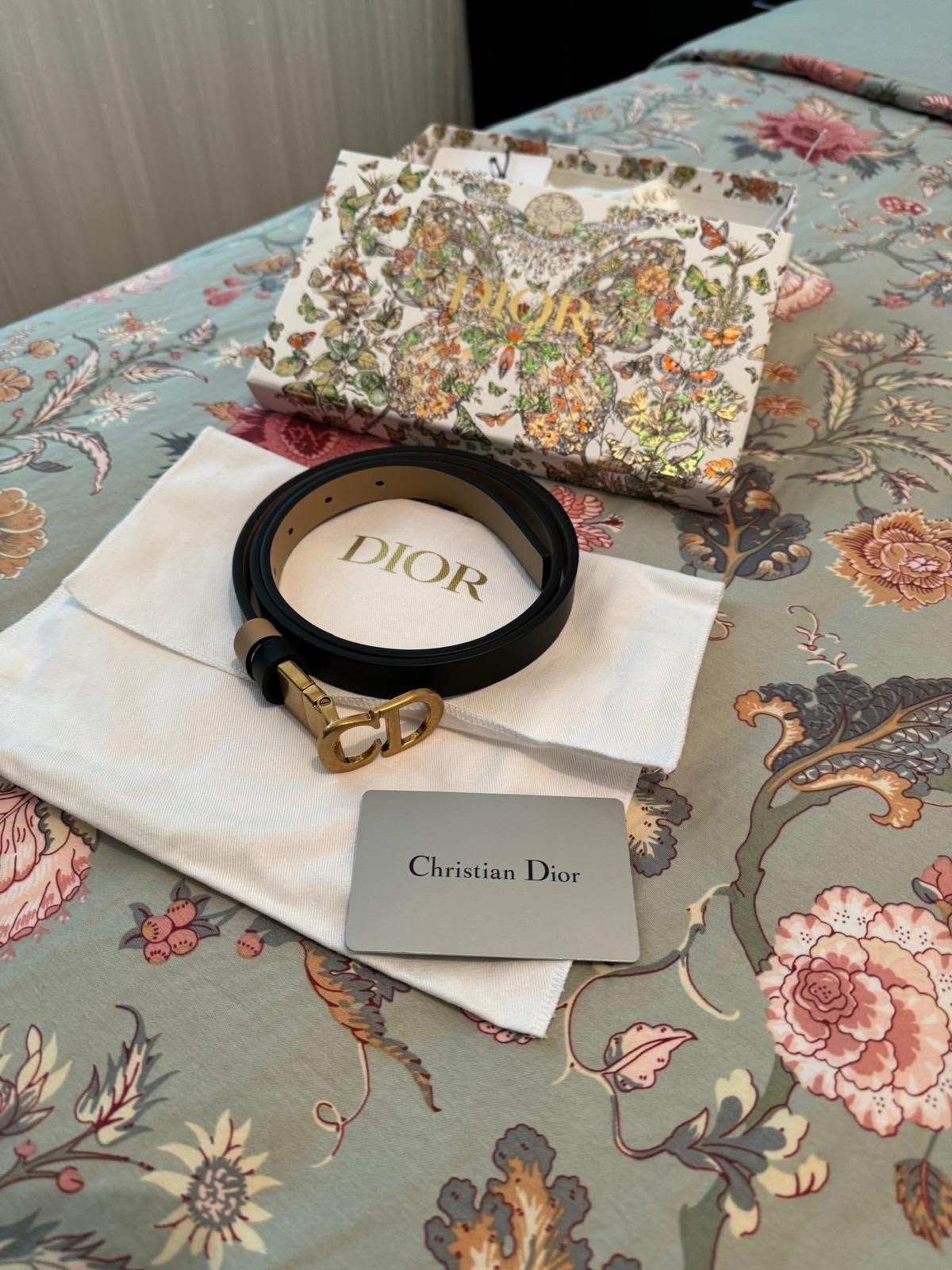 Dior 30 Montaigne Riem Zwart met Goudkleurige Gesp, Ophalen, Minder dan 3 cm, Tailleriem, Echt leder