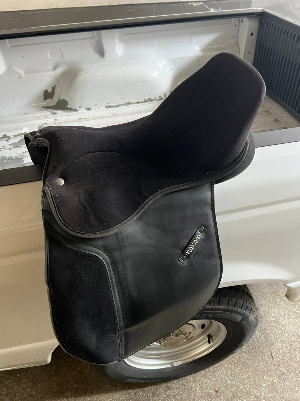 19 inch veelzijdigheid zadel, Dieren en Toebehoren, Paarden en Pony's | Zadels, Gebruikt, Extra wijd, Verzenden, .