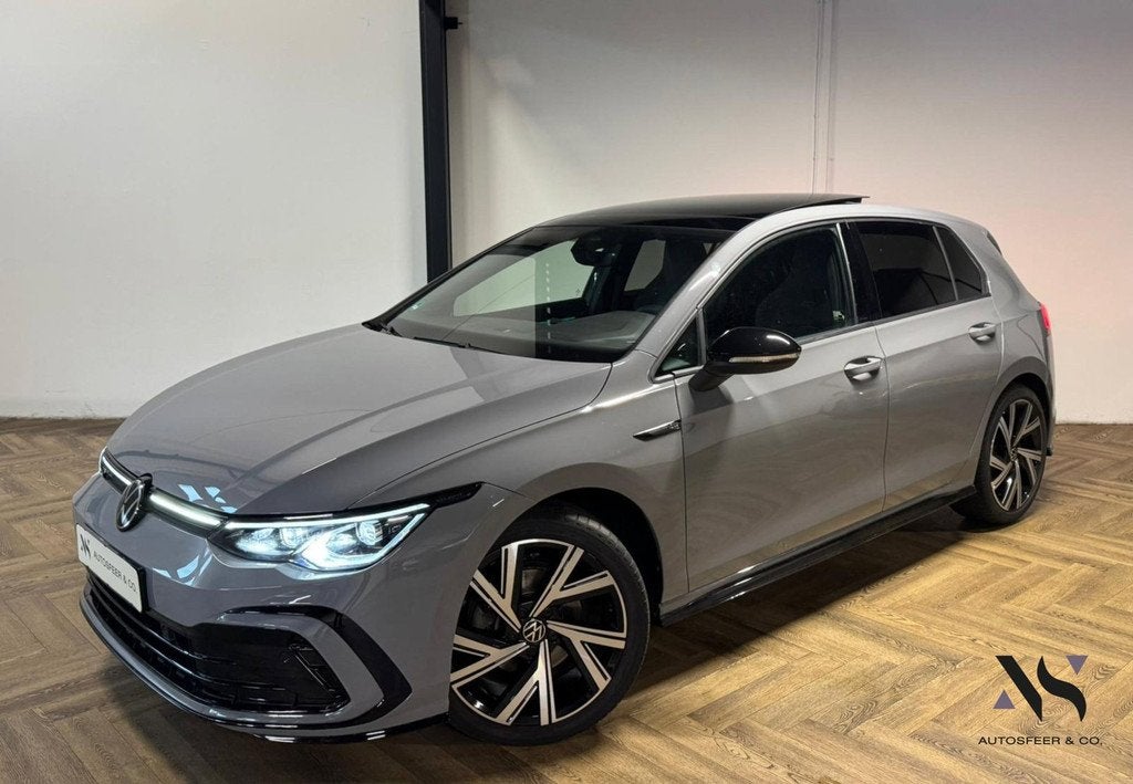 Volkswagen Golf 1.5 eTSI R-Line PANO KEYLESS CAM, 4 cilinders, Adaptive Cruise Control, Bedrijf, Grijs