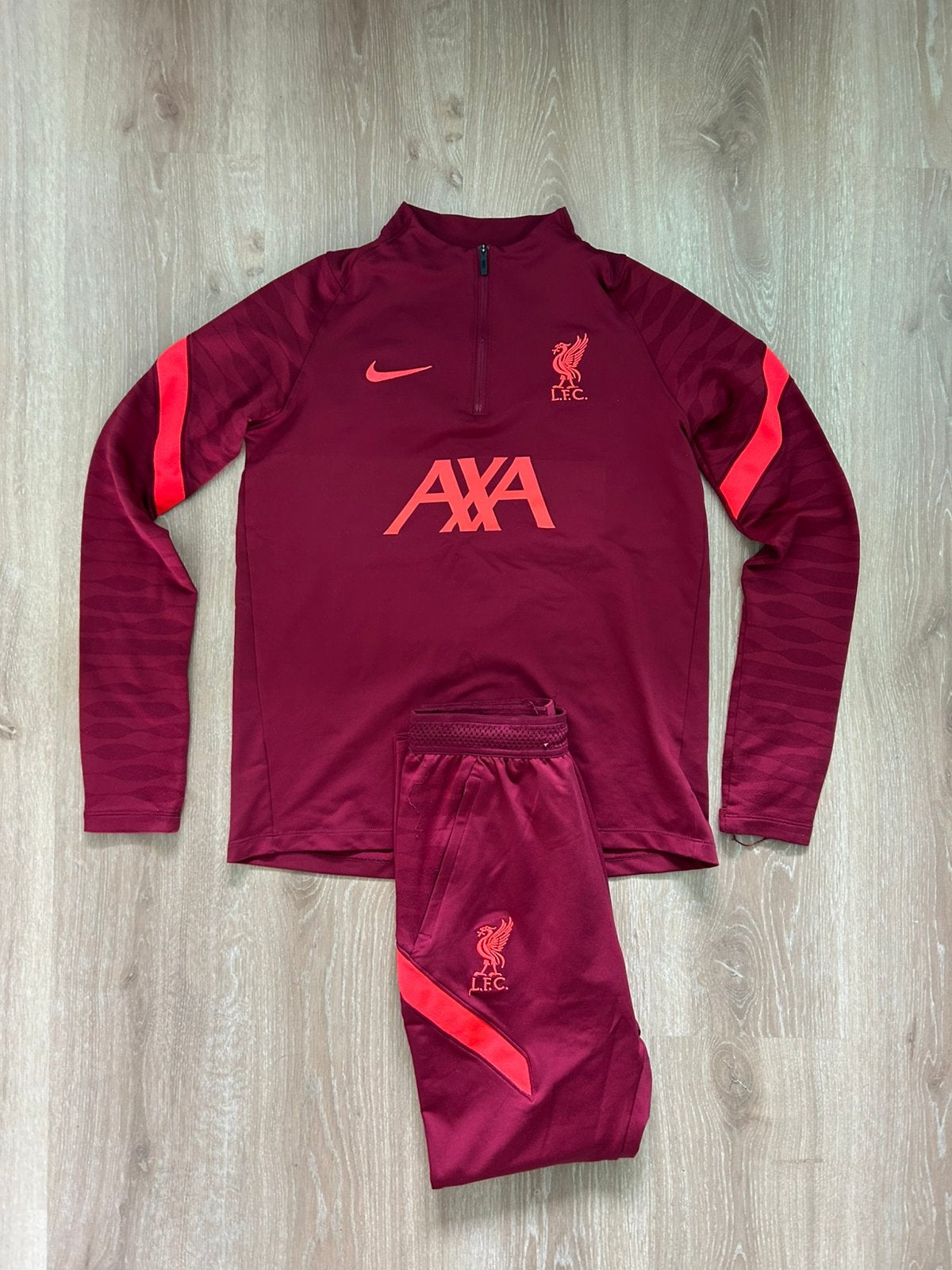 Liverpool trainingspak Nike 21/22 maat 158, Jongen of Meisje, Sport- of Zwemkleding, Ophalen of Verzenden, Zo goed als nieuw
