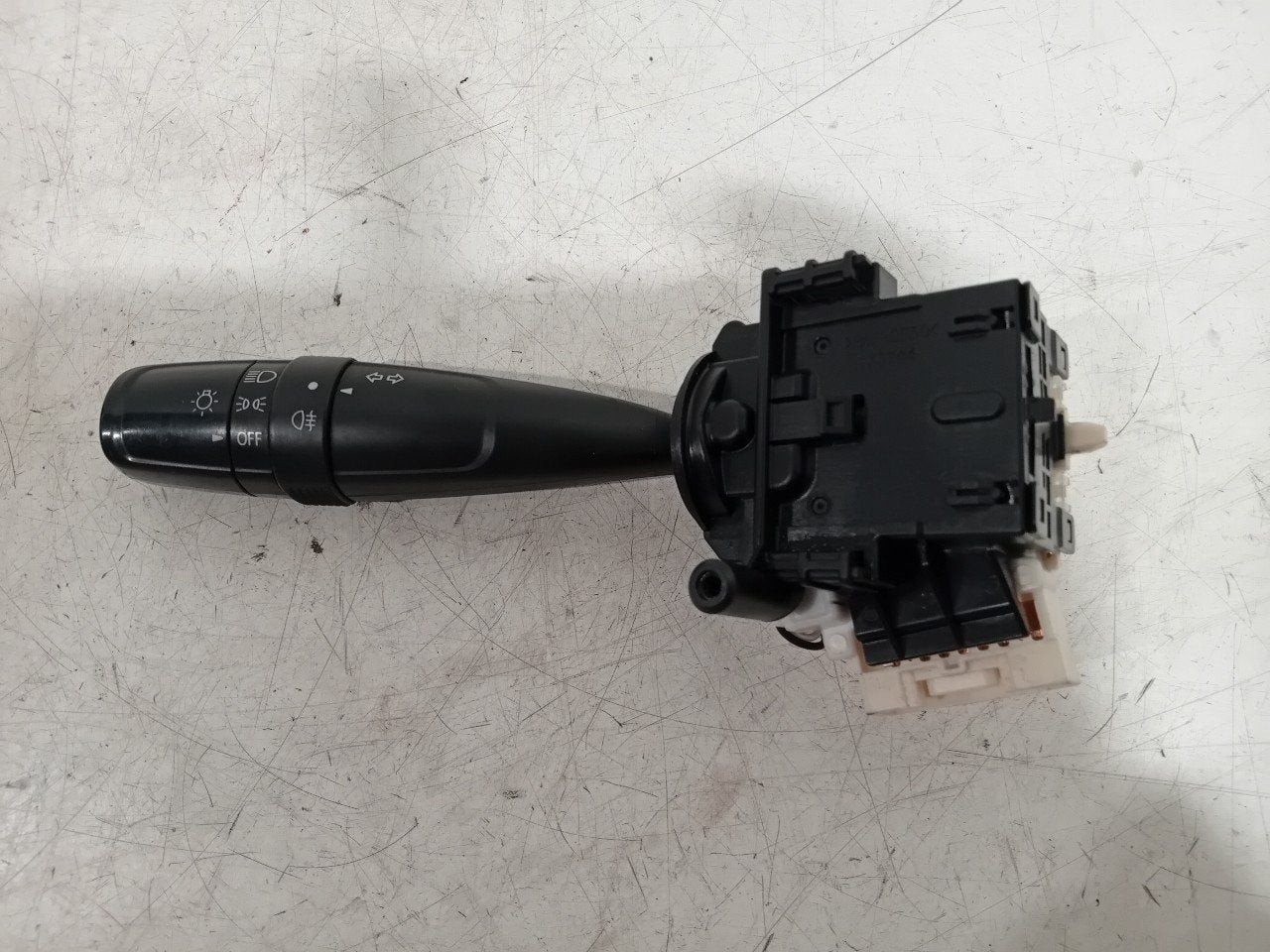 Richtingaanw schakelaar Suzuki Vitara, Onderdelen@venauto.nl, Van der Ven Autorecycling B.V., Gebruikt, Ettenseweg 76, 4706 PB Roosendaal, The Netherlands