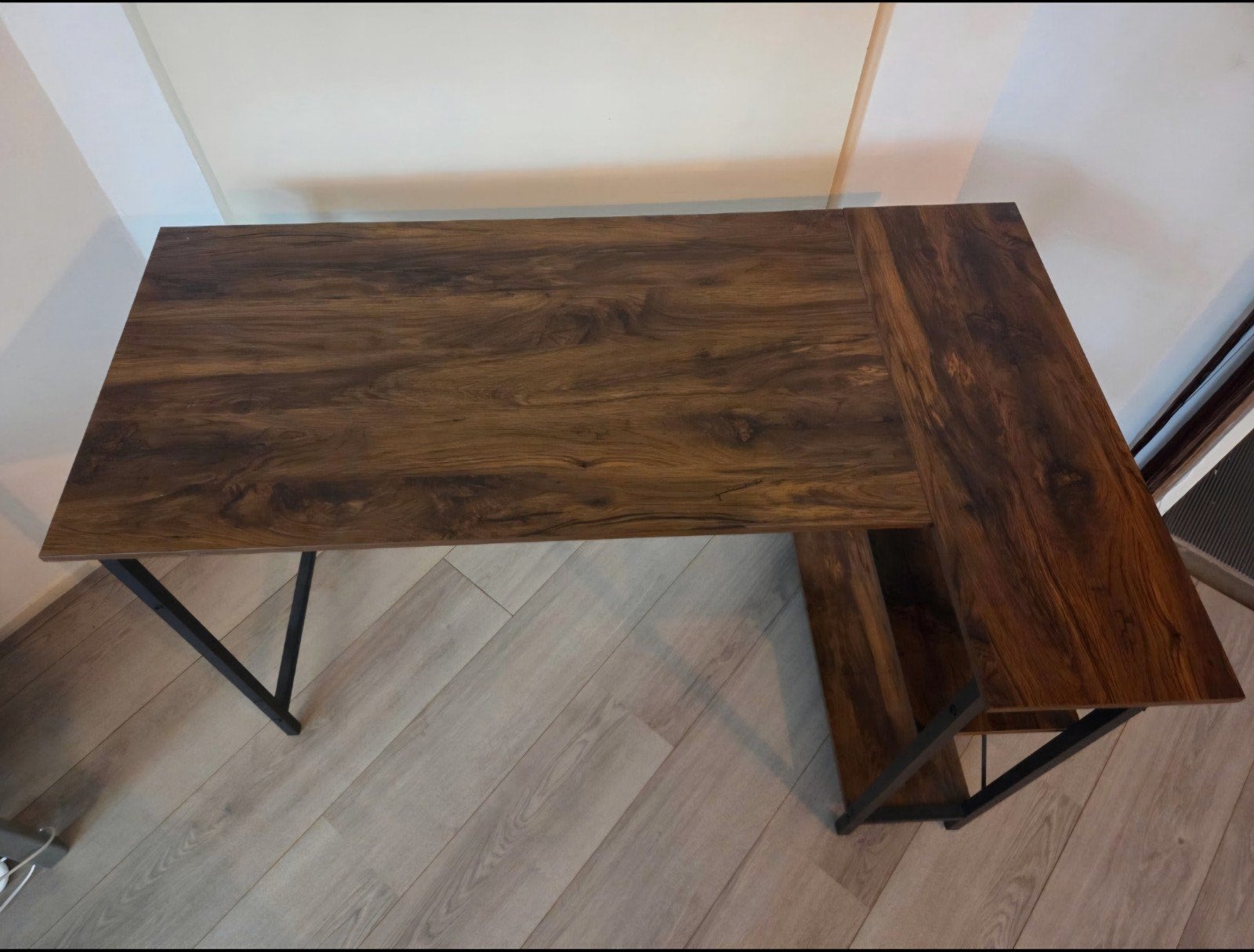 Zo goed als nieuw bureau met extra diepte en opbergruimte, Huis en Inrichting, Bureaus, Ophalen, Spaanplaat of MDF, Zo goed als nieuw