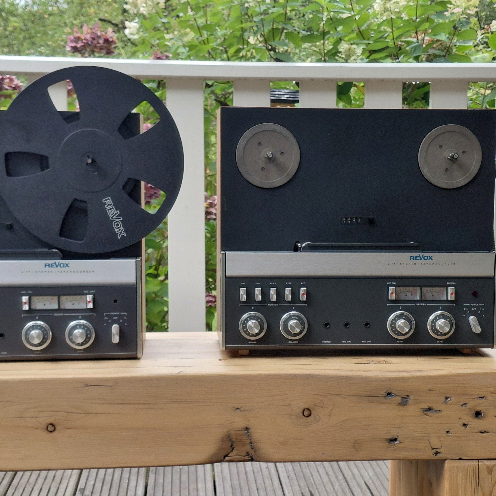 2 x Revox A77 2 sporen bandrecorder + Originele stofkap!, Ophalen, Bandrecorder, Met stofkap