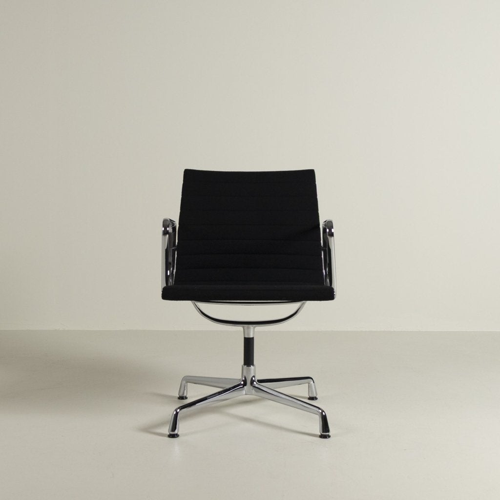 Vitra EA 108 Stoel Zwart Hopsak - Chroom, Vitra, Zo goed als nieuw, Niet ingevuld, Niet ingevuld