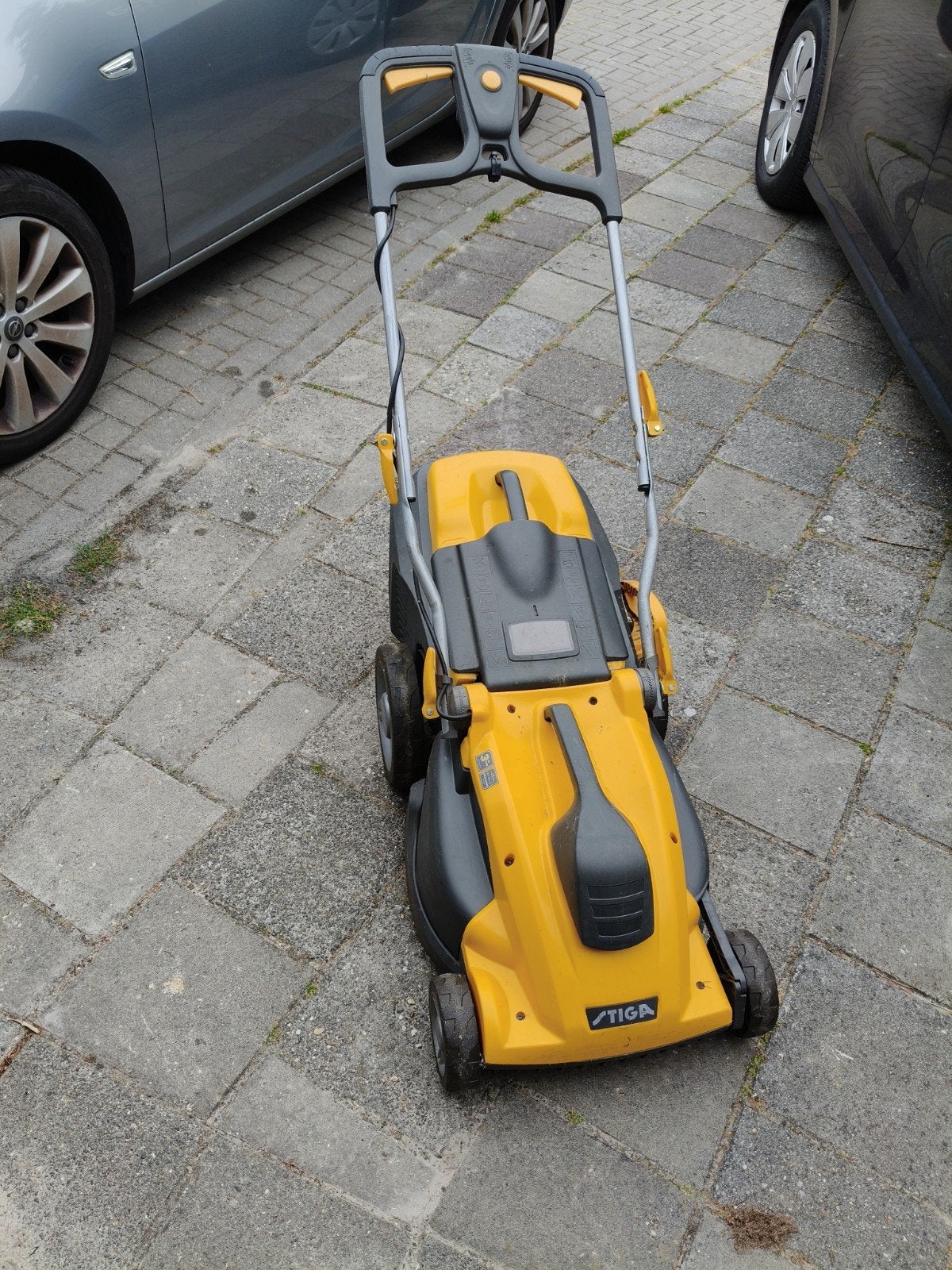 Stiga EL 420 Elektrische Grasmaaier - 1.8 kW, Ophalen, Cirkelmaaier, Gebruikt, Elektrische grasmaaier