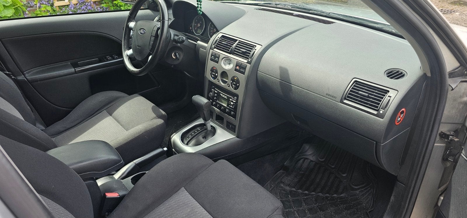 Ford Mondeo 2.0 16V 107KW HB AUT 2002 Grijs, Auto's, 145 pk, 4 cilinders, Mondeo, Xenon verlichting
