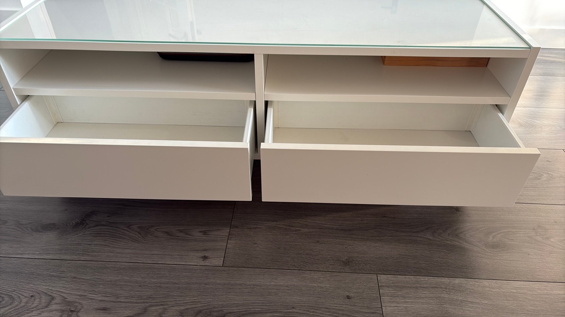Salontafel wit met glazen blad, Ophalen, Zo goed als nieuw