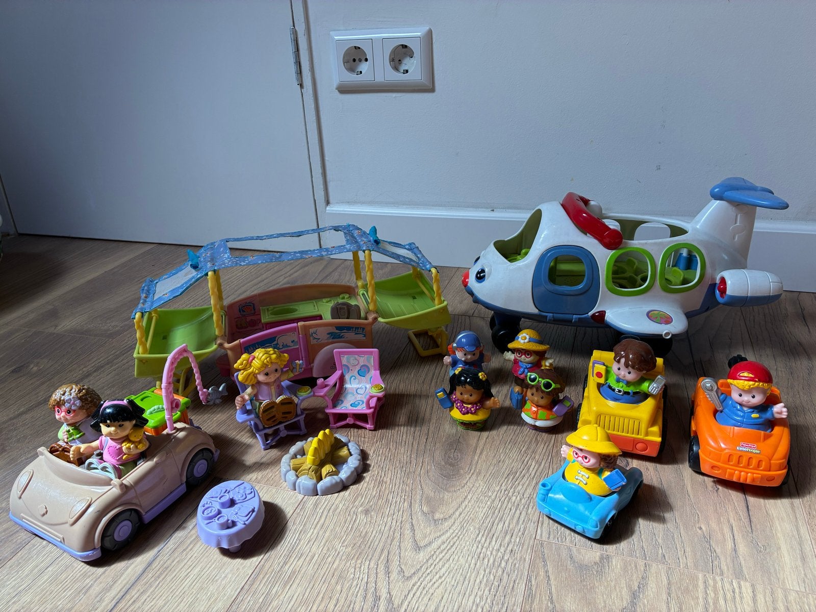 Fisher-Price Little People speelset met vliegtuig en camper, Ophalen, Gebruikt, Jongen of Meisje