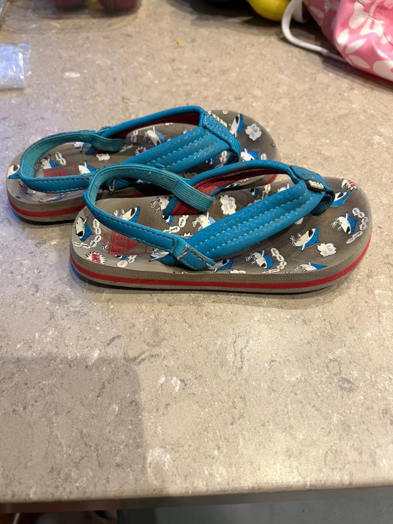 Slippers van Reef maat 25/26 met bandje, Gebruikt, Jongen of Meisje, Overige typen, Ophalen of Verzenden